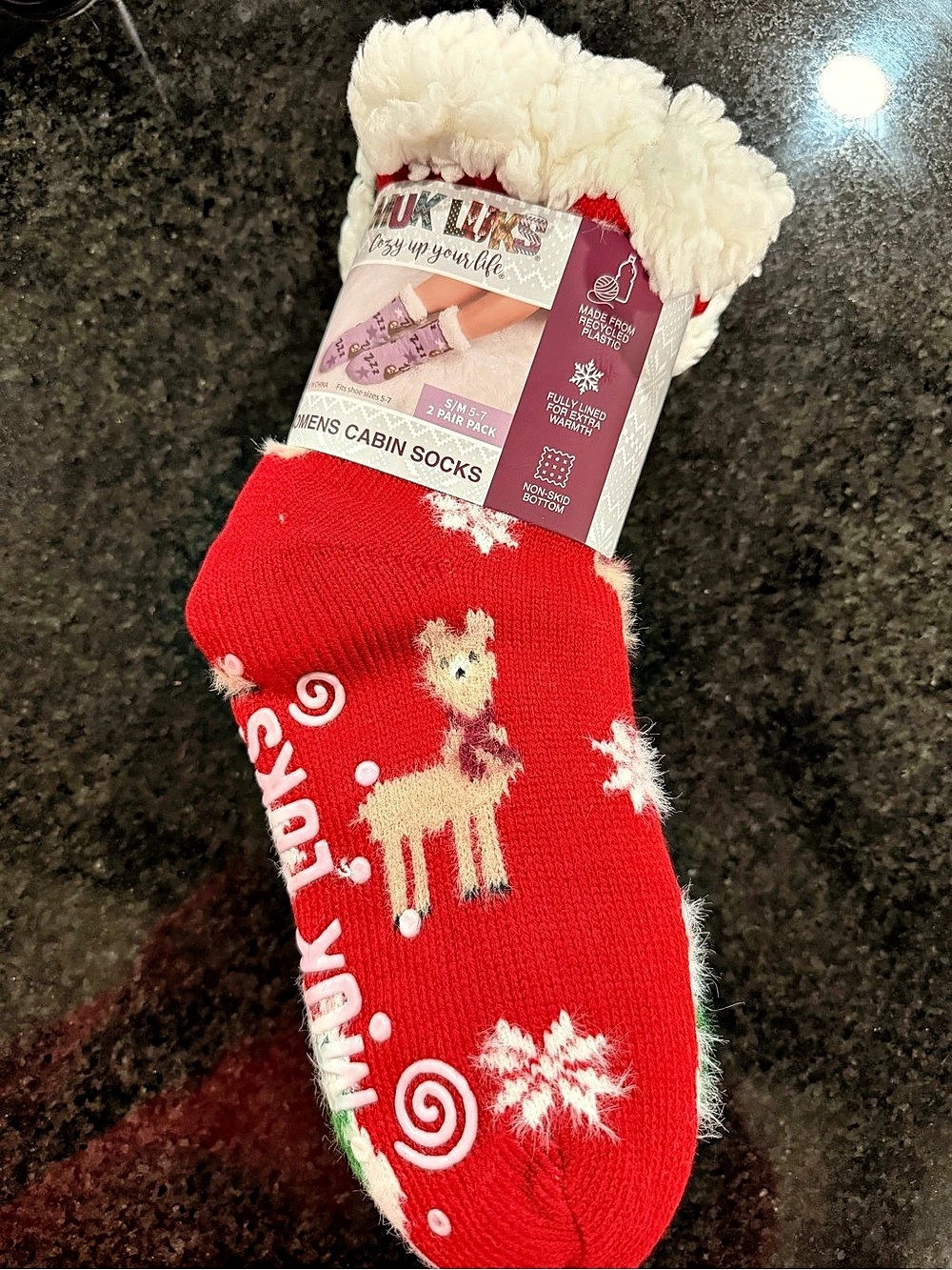 Muk Luks Women's 2-Pair Cabin Socks Red & Black